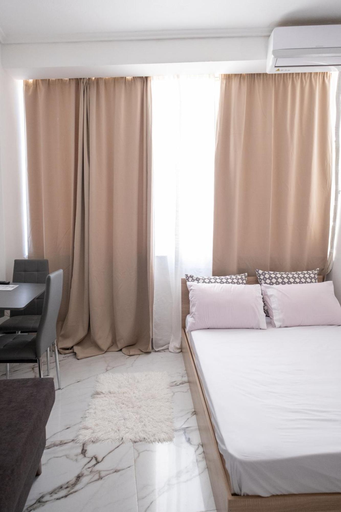Athanias Ii Apartmán Dráma